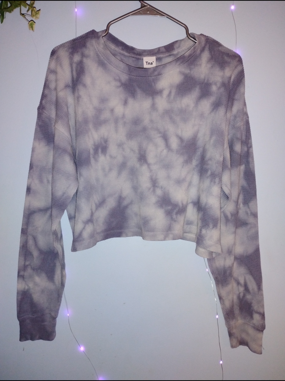 TNA Tie-Dye Cropped Long Sleeve Top - Lavender & White